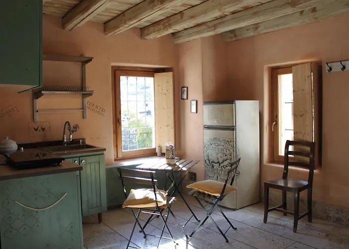 Il Noce E La Strega *